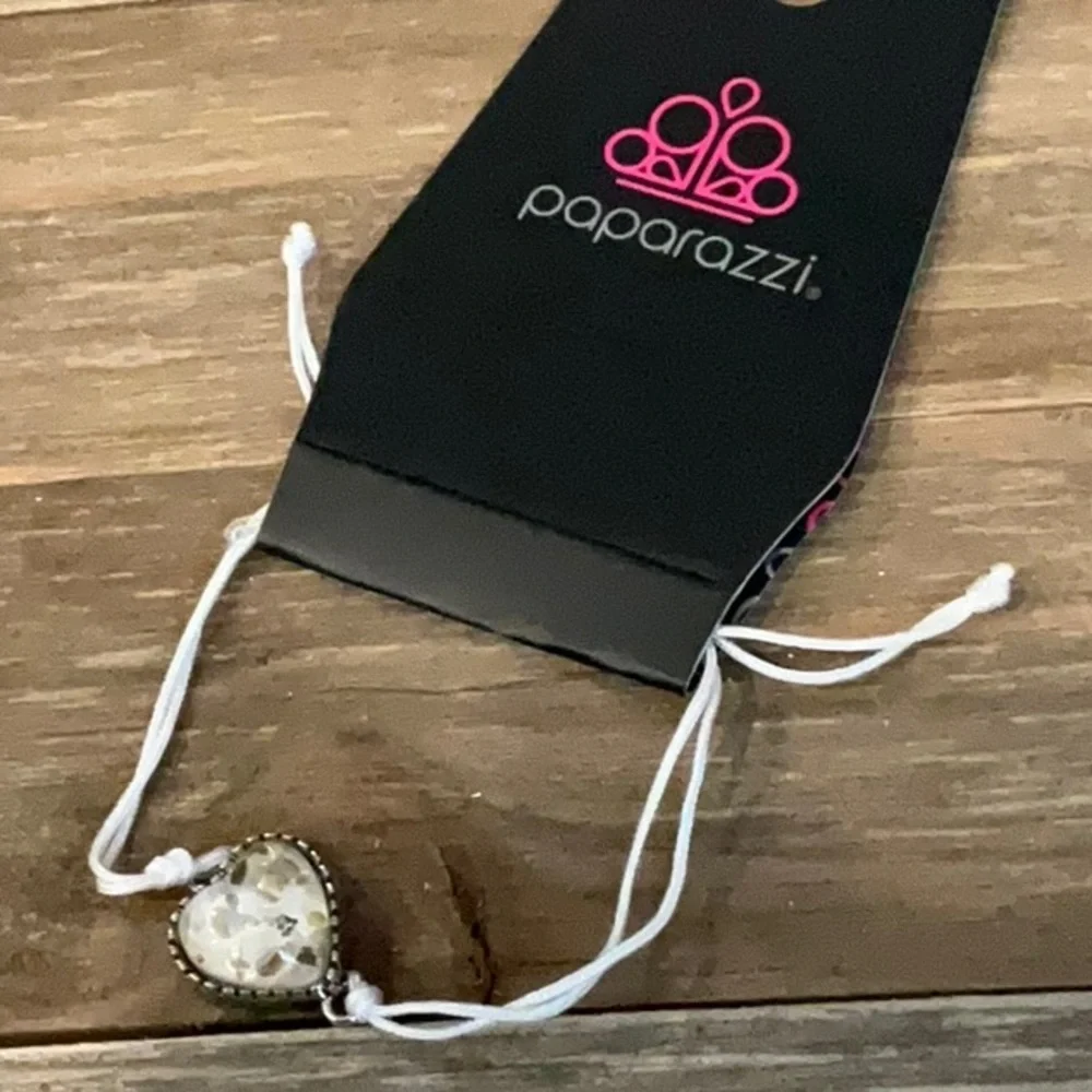 ❄️ Paparazzi Cream Bracelet Elegant Jewelry Heart Charm